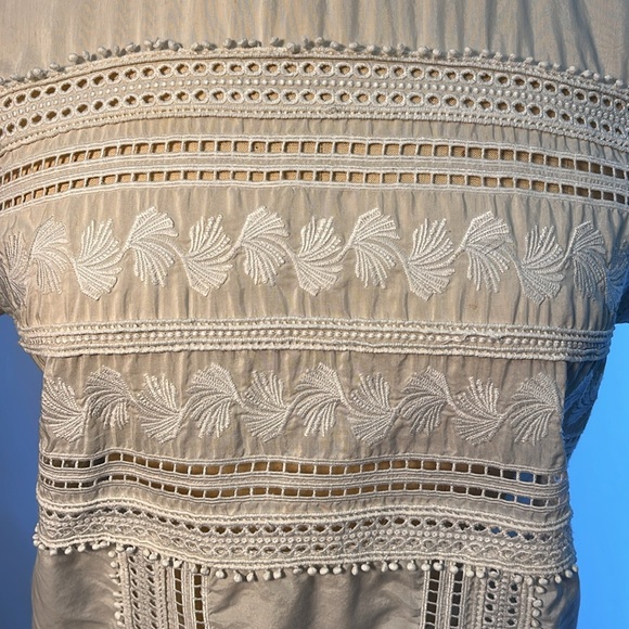 Veronica Beard White Blouse with Lace and Beautiful Embellishment Size 2 - Picture 3 of 15